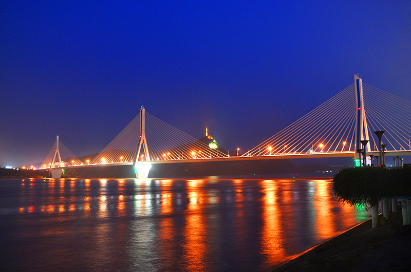 夷(yi)陵長(zhang)江大橋